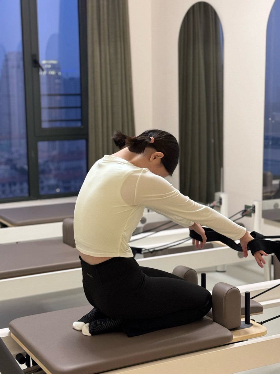 MeaghanKop5ab's tweet photo. Quick tip: 10 mins of stretching daily boosts flexibility u0026 eases muscle tension—your body will thank you!  #HealthReminder https://t.co/DfJowPoCUp