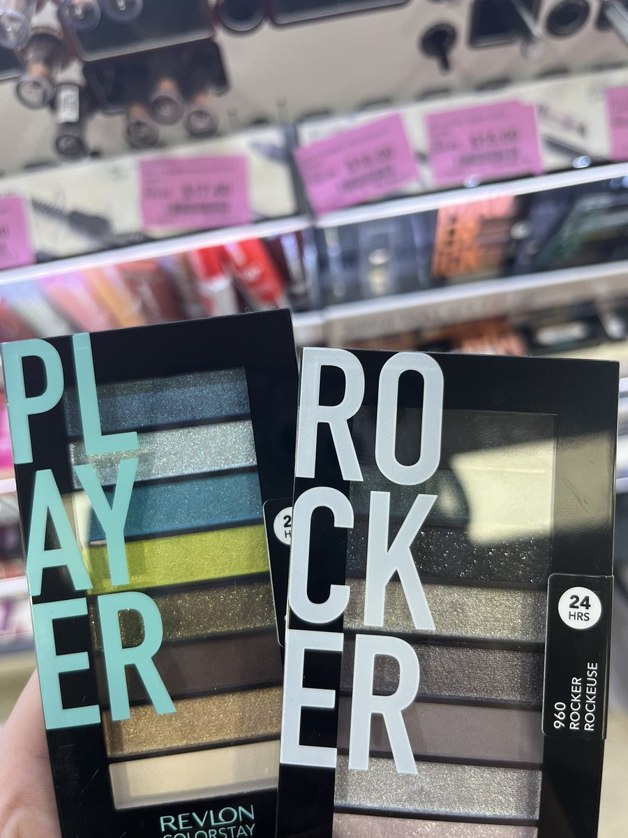 d0llfelix's tweet photo. They are everywhere https://t.co/d7ja42Ne7j