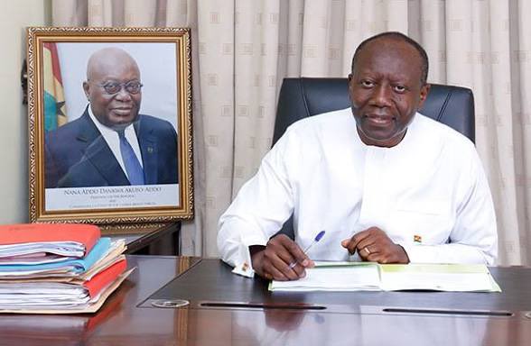 SIKAOFFICIAL1's tweet photo. A United States immigration judge has ruled that Ghana's OSP failed to present sufficiently persuasive evidence to establish that former Finance Minister Ken Ofori-Atta committed any criminal wrongdoing.

In his ruling, Judge Gardey stated that although he reviewed the OSP's case, which includes more than 70 criminal allegations against Mr. Ofori-Atta, the evidence presented did not convincingly show that he engaged in misconduct during his tenure as Finance Minister or personally benefited from his public office.

In granting Mr. Ofori-Atta's application for an adjustment of immigration status, the judge also took into account his long-standing ties to the United States, noting that he spent decades studying there and previously worked at Morgan Stanley and Salomon Brothers. The court further considered that Mr. Ofori-Atta is currently undergoing cancer treatment and has a son who is a U.S. citizen before approving his request for adjustment of status.

[📸: 3Newsgh]