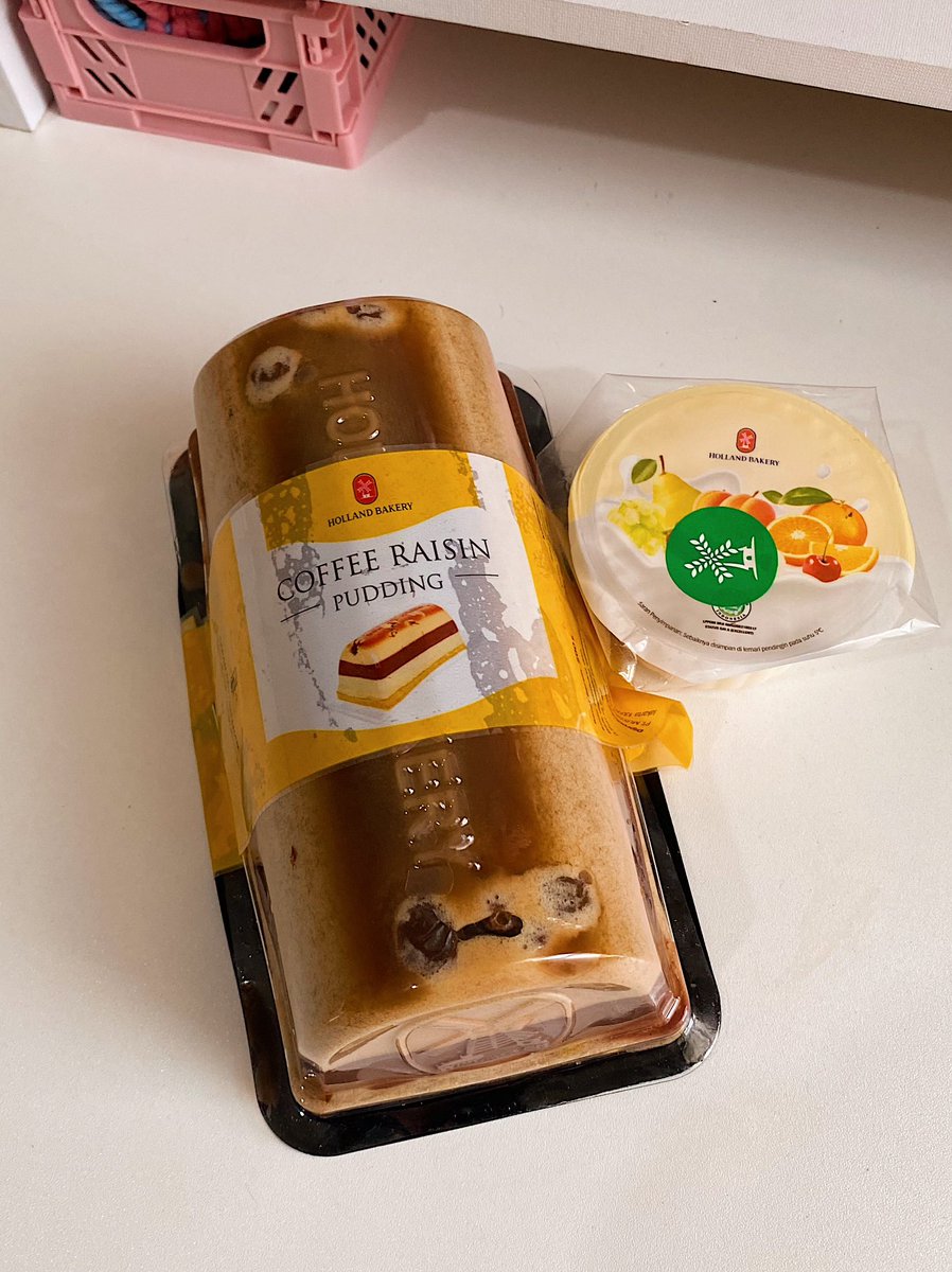 pjsktr97's tweet photo. MENU ENAK SELAIN LEMPER, COKELAT BELEPOTAN, SEPAKAT TERNYATA PUDDING NYA JUGA ENAK BANGET TOLONG😭😭😭

#zonajajan #zonalapar https://t.co/JHl9dcY1hW