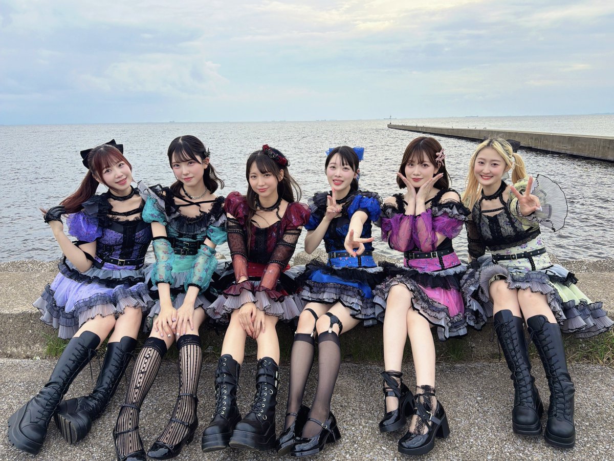 arcanaproject's tweet photo. 海と一緒に〜！📸 https://t.co/ulGB8V2vJ9