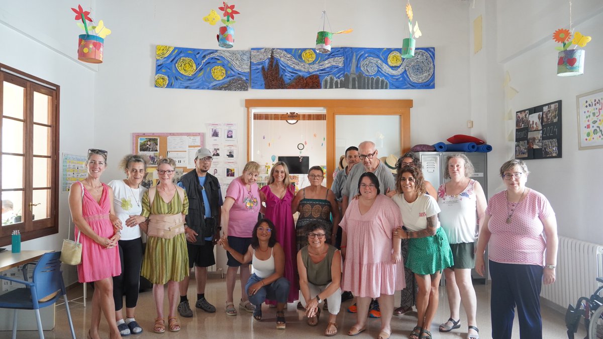 ConsellMenorca's tweet photo. El Consell Insular incorpora un nou vehicle per al Centre d’estades diürnes de Calàbria i Platja Gran

El vehicle, de nou places, facilitarà els desplaçaments de les persones usuàries i la realització d’activitats externes, culturals i d’oci

Notícia: https://t.co/b7CY2d2975 https://t.co/63scmM2Iod