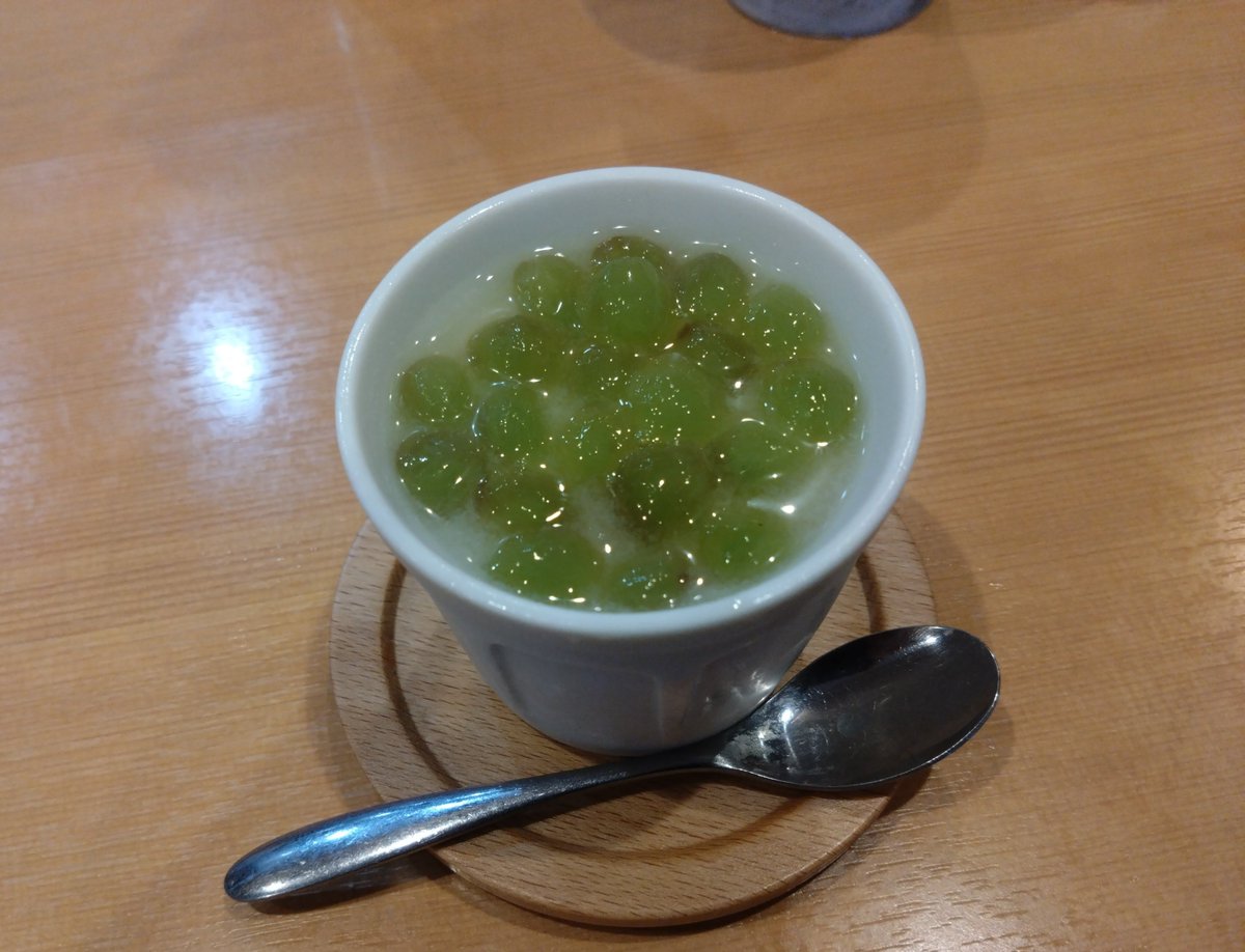 albert5237lee's tweet photo. 中華蕎麦はる@下井草

【夏季限定】
ローストビーフのサラダ冷麺(¥1,280)
大盛(¥150)×2
麻婆ごはん(¥280)
杏仁豆腐(¥280)

美味かった〜😆冷麺に入るフルーツは毎回違ってて面白い🍜
今日は麺たっぷり＆麻婆ごはんで満腹満足✨
杏仁豆腐はぶどう乗せでした💕 https://t.co/LLmvRjfmrl