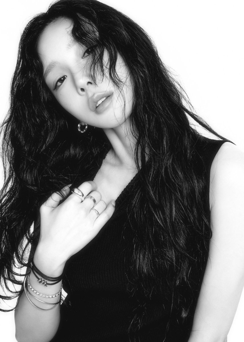 taeyeonbase's tweet photo. Most Streamed Female Artists of All Time on Melon 🍈

1. IU — 8.9B
2. BOL4 — 3.9B
3. #TAEYEON #태연 — 3.4B
4. DAVICHI — 3.4B
5. TWICE — 3.2B https://t.co/ZiYXNI04Rm