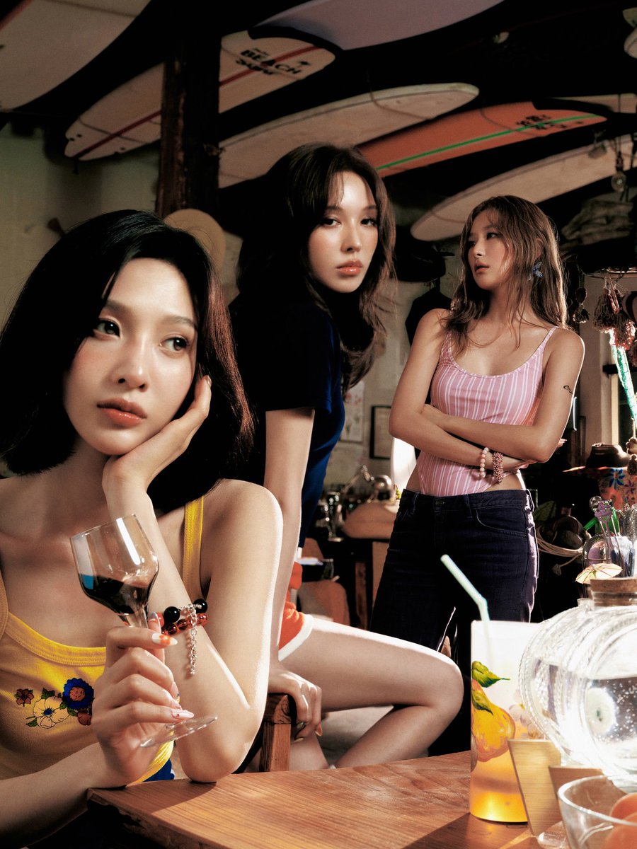 Red Velvet releases the first unit teaser images for their summer