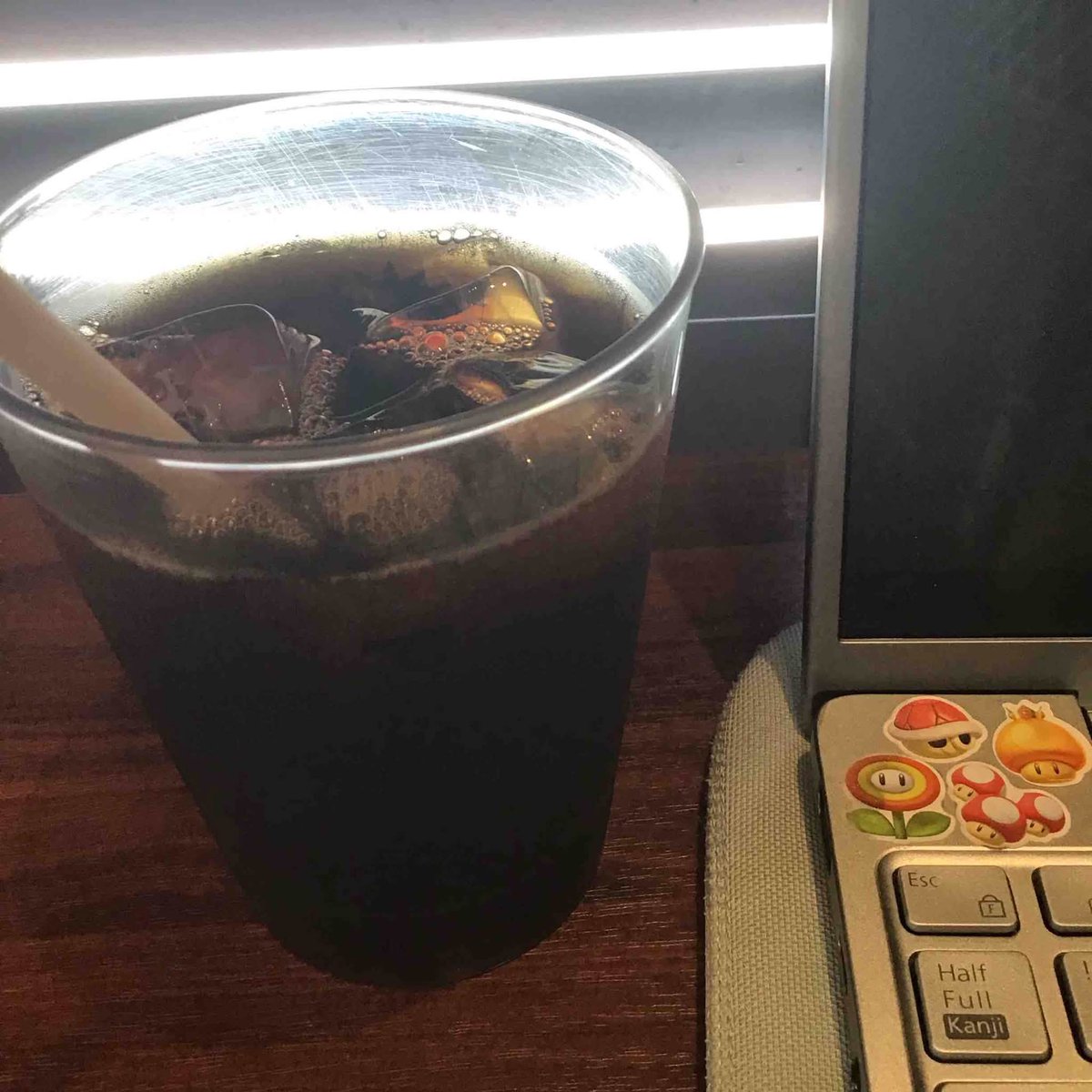 sh0shikku0125's tweet photo. 2026/7/20
#PRONT #大塚
#アイスコーヒー #コーヒー
dポイントが、
100ポイント以上あったから
200円ちょいで、アイスコーヒー購入!
キングオブコントの会場とは
反対側だと会場に向かう時に気づき
方向音痴発揮して会場側に行くまで時間かかったw
会場側に、タリーズコーヒーがあって後悔したわ。。
次回への反省で、スマホにメモった。
https://t.co/AenpjAO3Gy