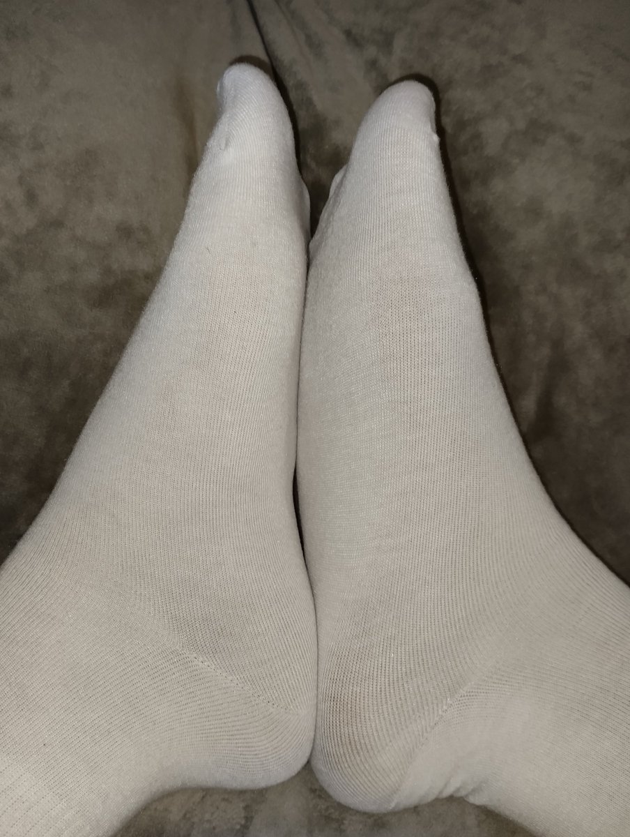 Roy_pawser's tweet photo. #feet #femboy #footfetısh #boy #twink #cute #goodboy https://t.co/KsAt3wlQCy
