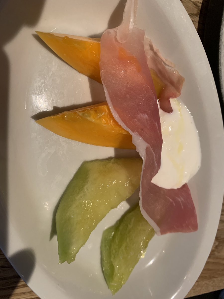 uraxmax's tweet photo. GOOD CHEESE GOOD PIZZA 日比谷
・3種のフレッシュチーズ盛り合わせ
・沖縄産カジキマグロのカルパッチョパッションソース
・沖縄パパイアとメロン生ハム＆ストラチャチャテッラ
・とうもろこし＆ストラチャチャテッラ/クアトロフォルマッジピザ
作り立てのチーズが美味い｜ https://t.co/S42c521iRi