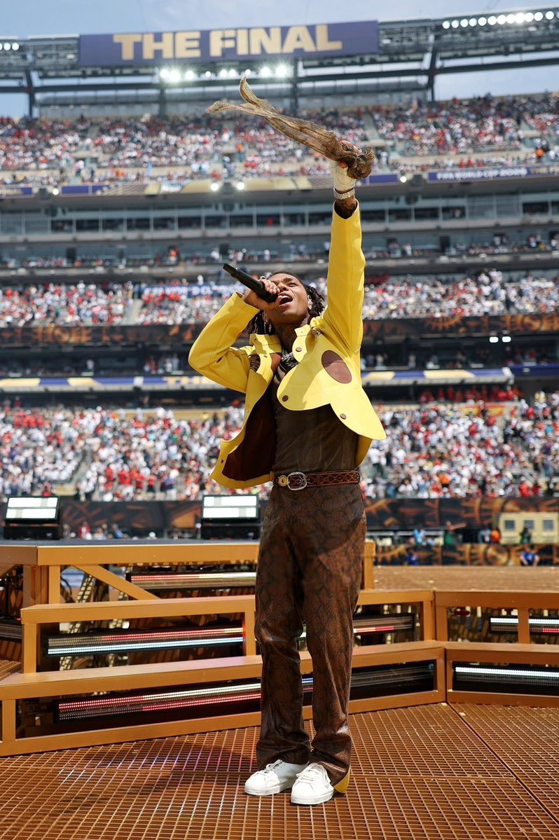_hasheem's tweet photo. Swae Lee in custom hashim jacket for the World Cup Final Opening performance 💛🌼🤎

Styled by Miranda Monroe https://t.co/VTRVi3KO5l