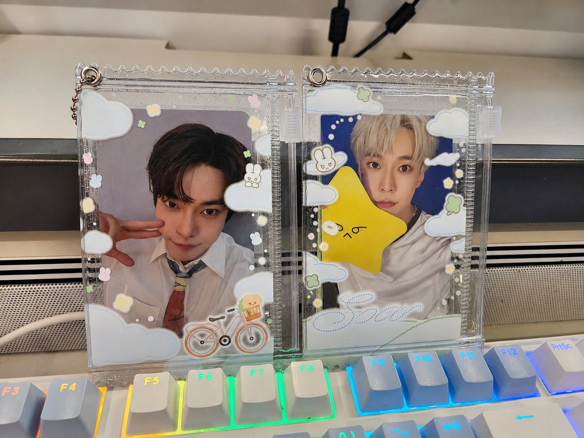 lovesome0201's tweet photo. 대기중🐰 https://t.co/704G5MUXzr