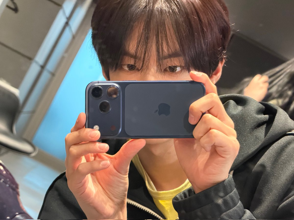gbae624's tweet photo. 아이패드 아니고 아이폰인거 구라같다 https://t.co/ZA8I6xGEHJ
