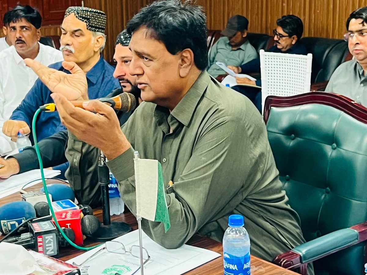AbassiGm110's tweet photo. ضلع کونسل نوشہروفیروز کے سال 27-2026 کے بجٹ اجلاس جناب سہیل اختر عباسی صاحب چیئرمین ضلع کونسل کی صدارت میں ڈی سی کامپلیکس نوشہروفیروز میں ہوا جس میں  تمام ممبران سمیت صحافی اور افسران حضرات نے شرکت کی
#SarhalHouseMediaCell 
#PppDigitalNaushahroFeroze https://t.co/q6IWfyuC0m