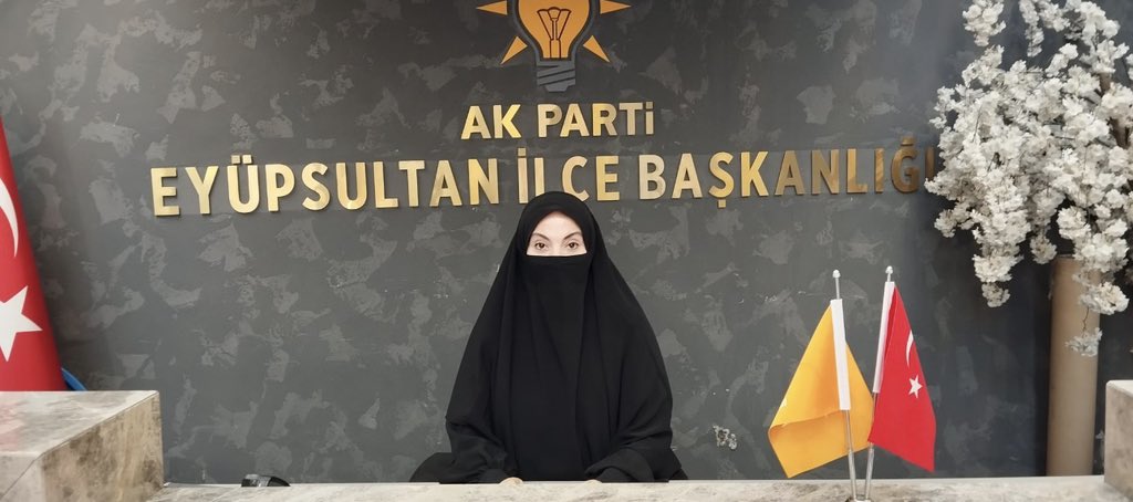 akkadineyup's tweet photo. EYÜPSULTAN için nöbetteyiz.🇹🇷
Bugün, İlçe Başkanlığımızda Yürütme Kurulu Üyemiz  Derya Sinanoğlu nöbetçidir. 

Nöbet Saatimiz: 
⏰ 11.00-16.00

✍️ Soru, görüş ve önerileriniz için İlçe Başkanlığımızı ziyaret edebilir; 

☎️0212 418 51 96'yı arayabilirsiniz. https://t.co/zJZsHbL2qJ