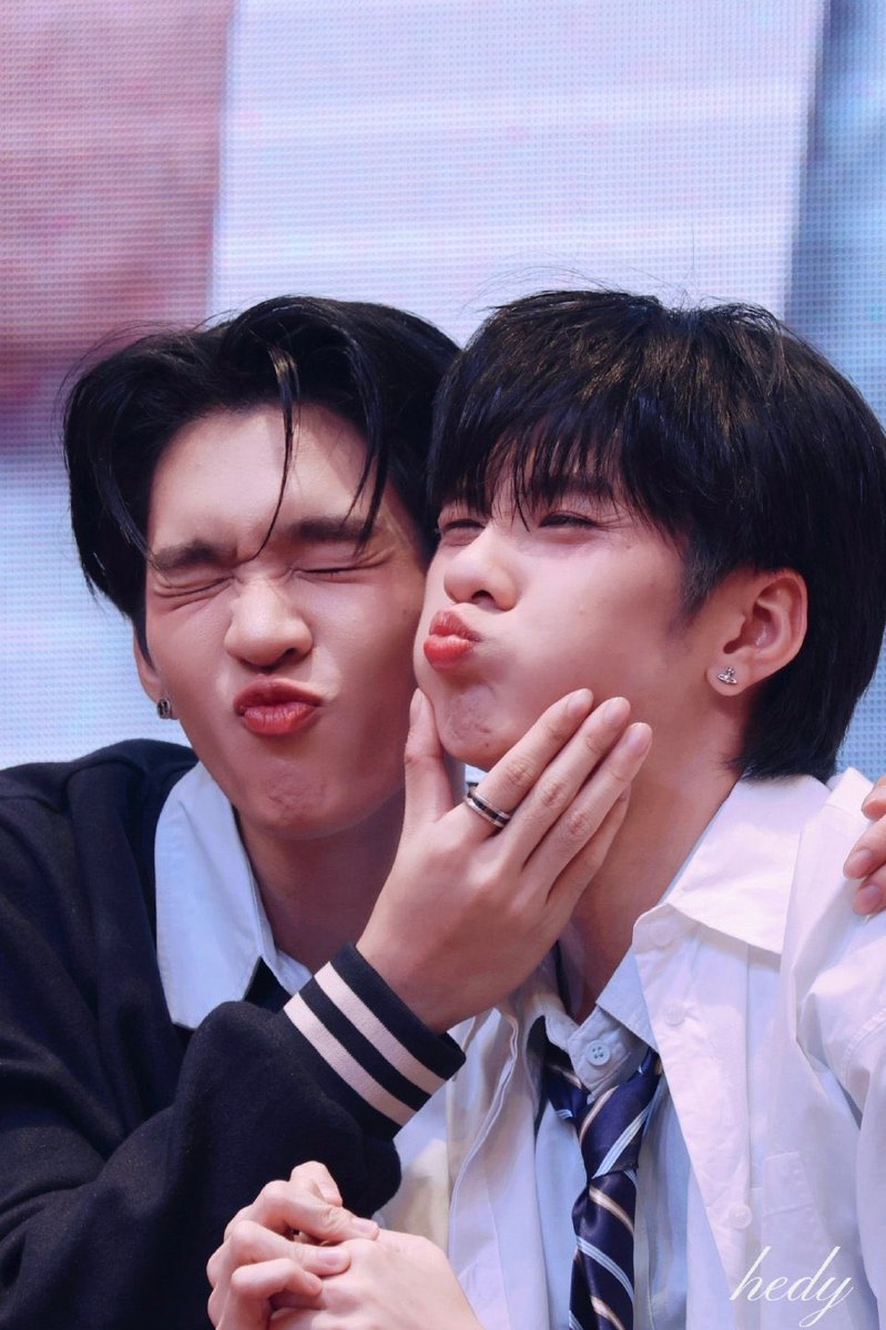 kokkodecoco's tweet photo. #auausave (づᴗ _ᴗ)づ♡ https://t.co/Hwkwnc1Uhy