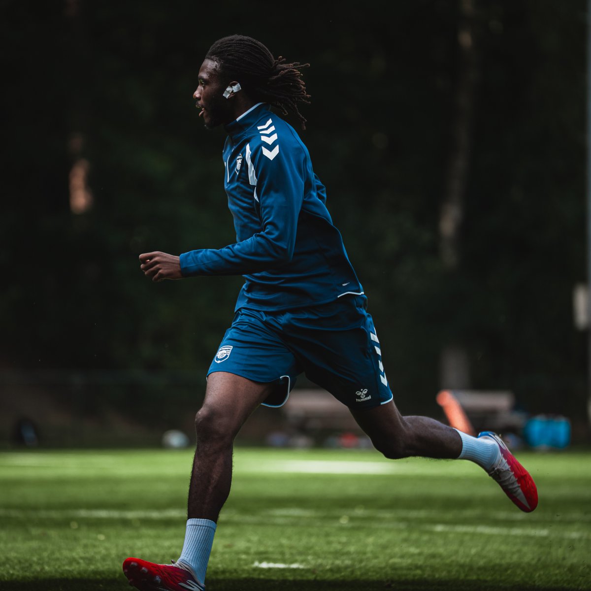 usldunkerque's tweet photo. 🤩 Les premiers pas d'Enzo Mayilla en bleu et blanc !

#TeamUSLD https://t.co/YR6al4NZzy