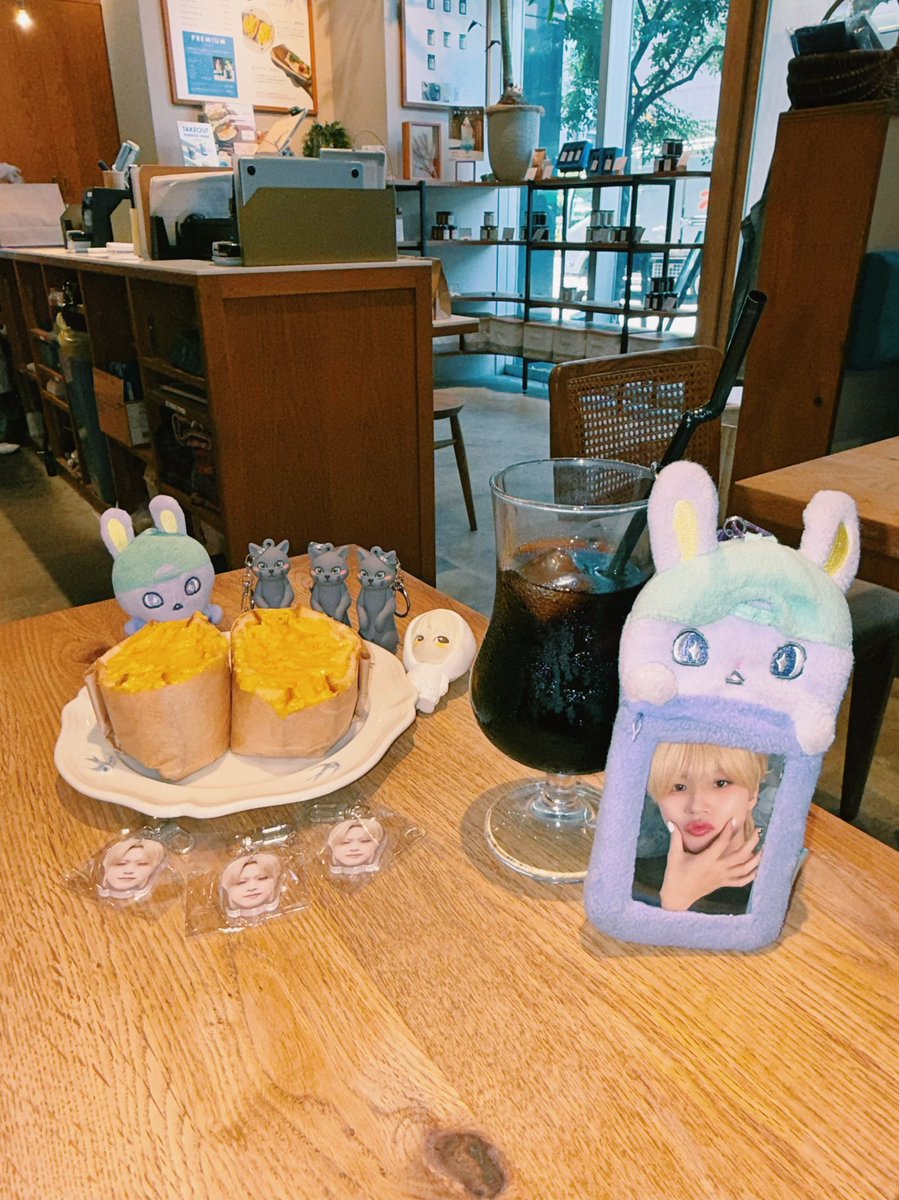 sukimata_'s tweet photo. わさび三姉妹🐈‍⬛🐈‍⬛🐈‍⬛ in 名古屋
永縁〜ファイナルおつかれさま会♾️
#ぷちじぇお https://t.co/8uFPtRn9Jv