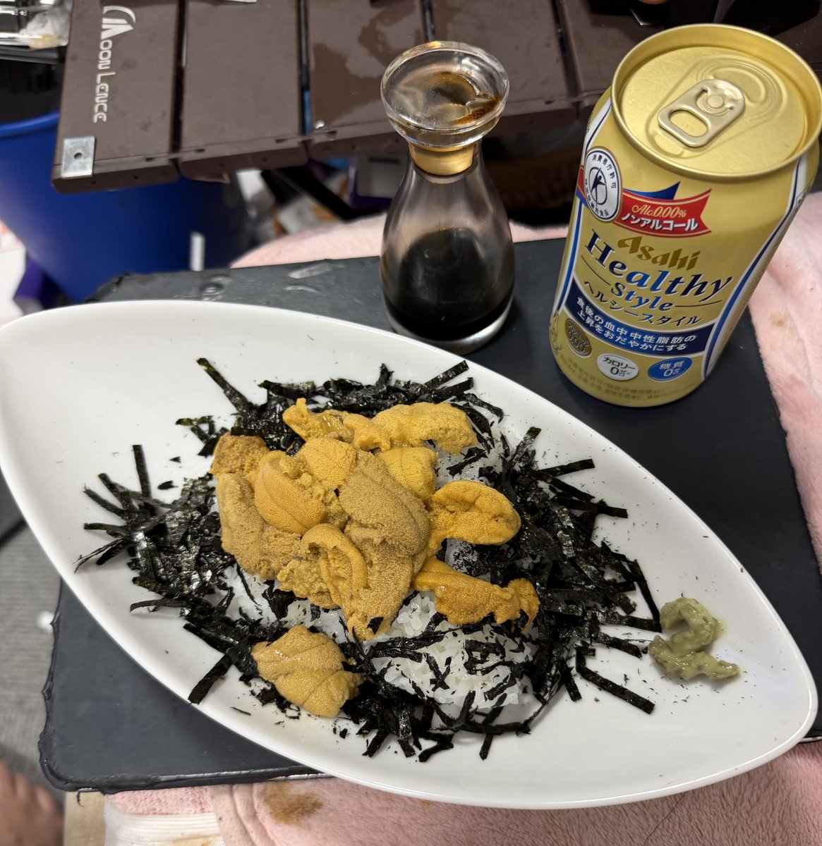 supermodeler's tweet photo. 古い友人からのお中元と、いい加減な生ウニ丼！ https://t.co/HNI8eLDPyK
