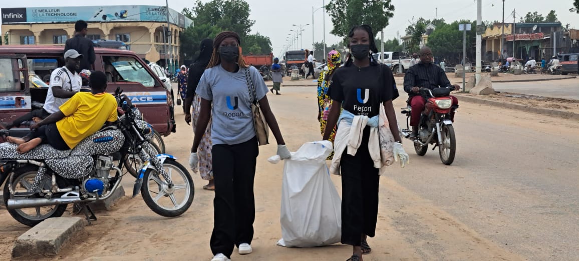 UReportChad's tweet photo. #UAction 2️⃣
À N'Djamena, 5 communautés U-Report (Chagoua, Atrone, Habena, Boutalbagar, Amtoukoui) unies pour le #MandelaDay :
✅ Nettoyage de l'axe 10 Octobre
✅ Un environnement plus propre et plus sain 🌱
Merci à tous les bénévoles 🙏

#UReportTchad #TaVoixCompte https://t.co/tsZEJFROEu