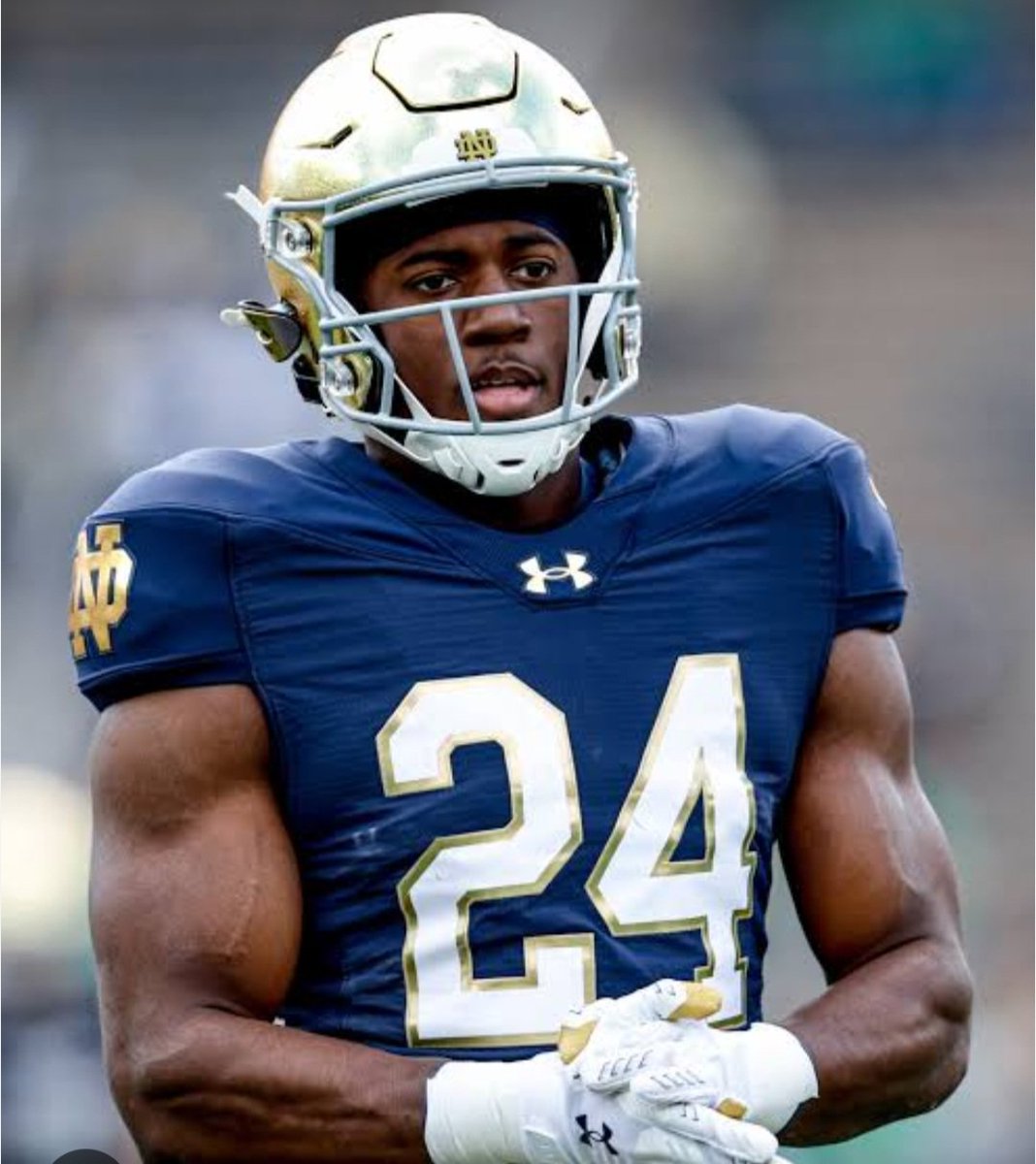 macabi3059's tweet photo. Jadarian Price spent college as the backup to the consensus best RB in the country. Here’s why that’s the bullish case: fresh legs, zero NFL tape for coordinators to study, and a blank canvas for a play-caller who spent 7 years watching Shanahan paint with McCaffrey. The room doesn’t have a proven receiving back. The niche isn’t waiting to be won, it’s waiting to be claimed. Watch two things in camp: vertical routes… and blitz pickup. The second one decides everything.
GO HAWKS!!