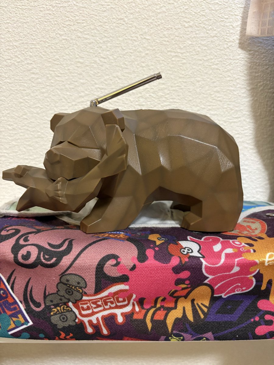 xiaoyi0729's tweet photo. クマサンの貯金箱を買って、おまけにガチアサリをくれた出品者に感謝！ https://t.co/np7hPA5I55