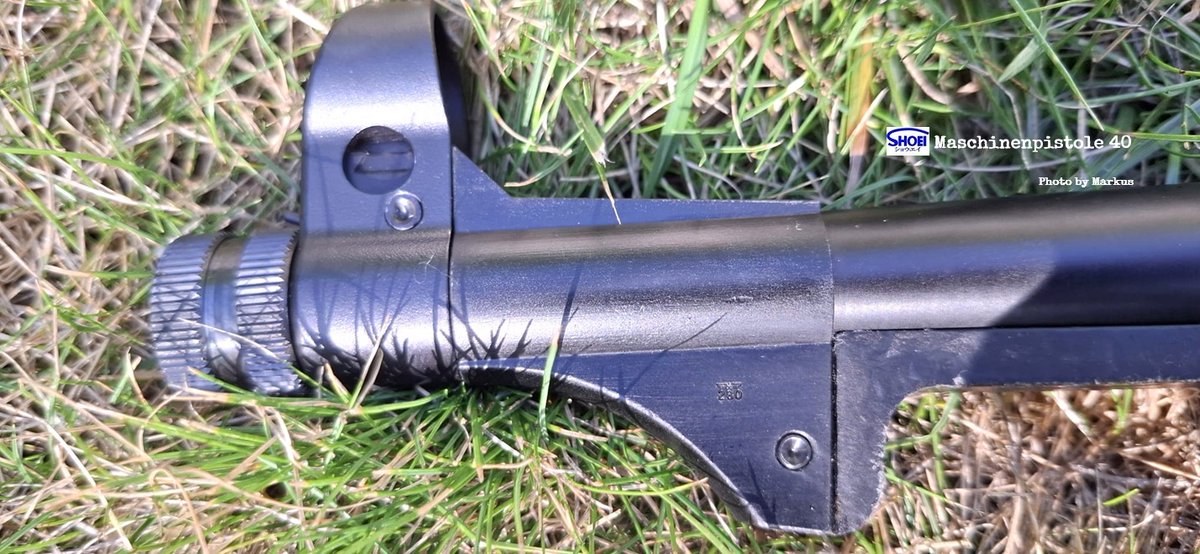 tomio_matsumoto's tweet photo. Shoei Maschinenpistole 40 replica model:
Our German friend Markus has once again sent us some amazing pictures of our MP40!!!
ドイツの友人のMarkusが再び我々のMP40の素晴らしい写真を送ってくれました!!!
#shoeiseisakusho
#modelgun
#モデルガン
#maschinenpistole40
#mp40
#ww2 https://t.co/MxyzfRi8YH