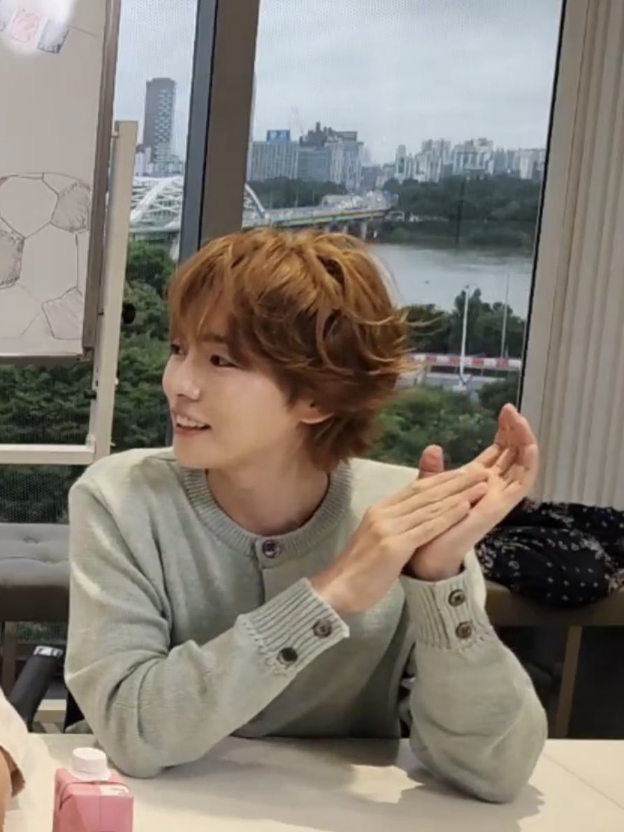 Lanlan0725's tweet photo. New hairstyle😉

#김진우 #JINU #KIMJINWOO 
#진우 #WINNER #위너 https://t.co/mP5J3sqci7