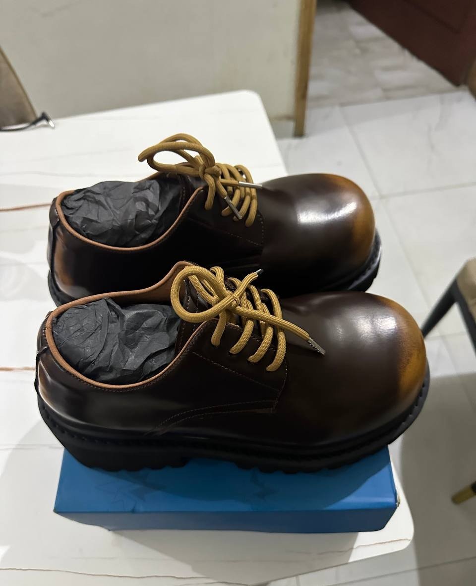 chubbygideon17's tweet photo. @official_Gegeh I have this shoe for sale. It's Size 44 . It's going at a discounted price. If interested send a DM. I'm in Lagos https://t.co/MWTugENxvE