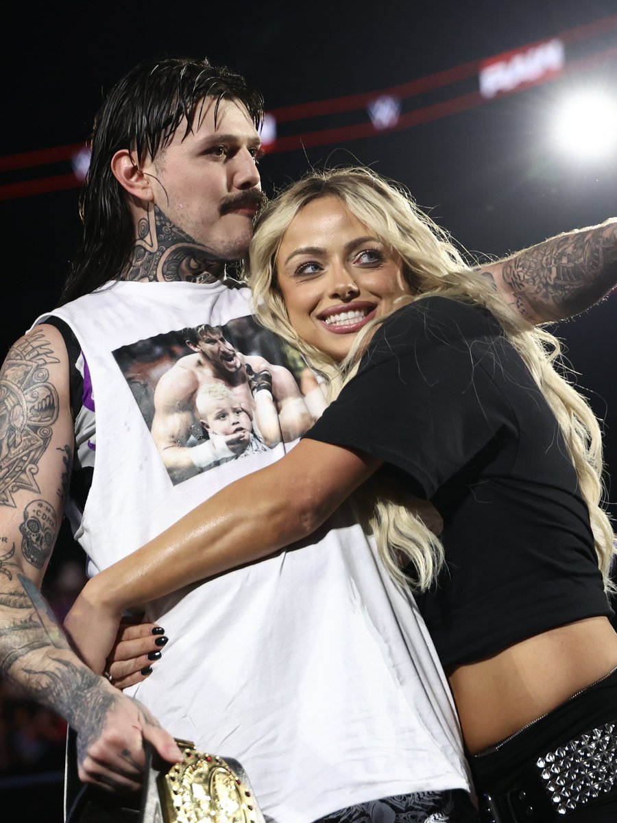 WWEDeutschland's tweet photo. Unzertrennlich ✨💜

@DomMysterio35 @YaOnlyLivvOnce #WWERaw https://t.co/9LvHfRazdY