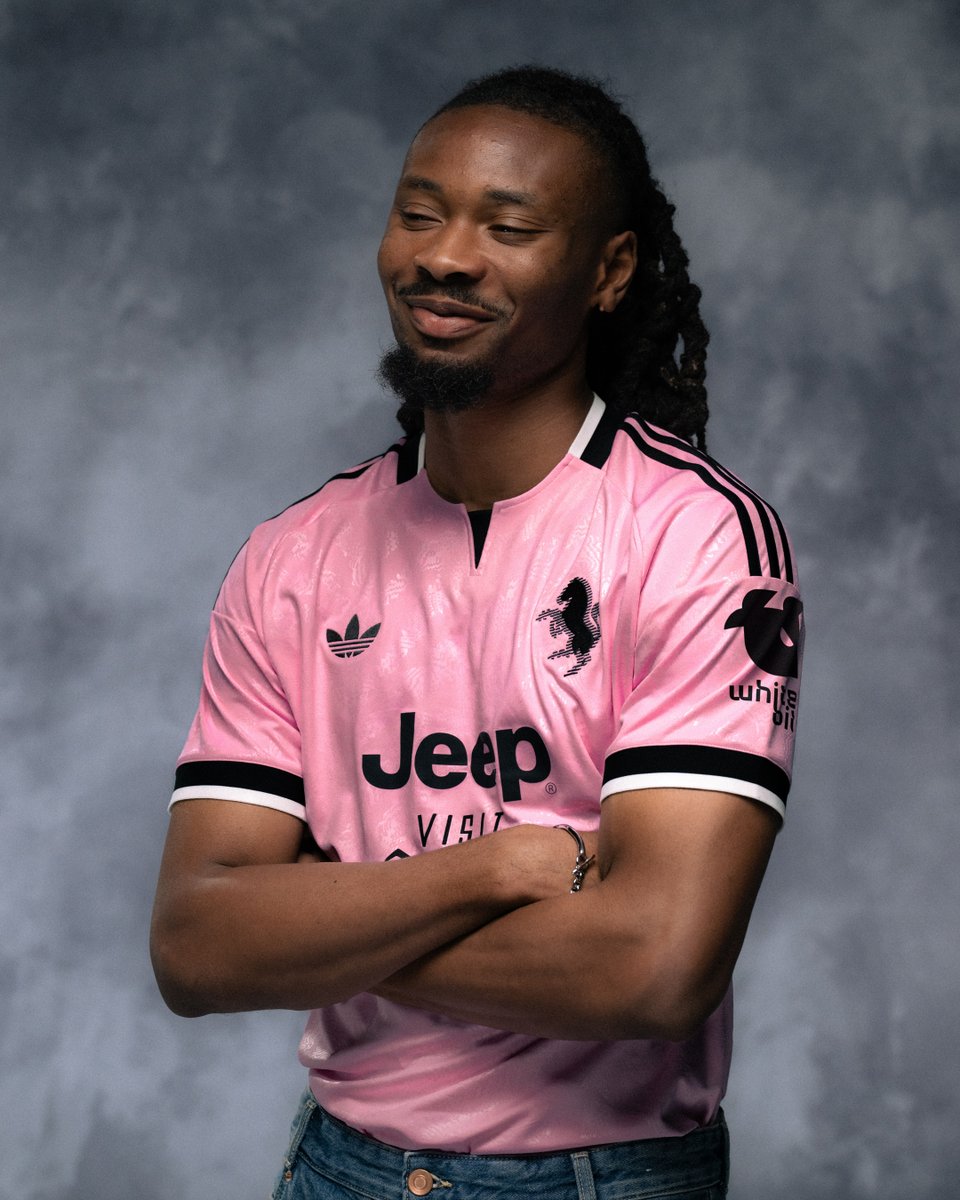 juventusfc's tweet photo. Audace in rosa. Progettata per il futuro ⚡️

@adidasfootball scende in campo con la sua versione migliore 🅰️​

Disponibile su https://t.co/iHlCHxddk7 e in tutti i Juventus Store ufficiali.​

🔗 https://t.co/bAEAGnAVcr https://t.co/0T612WbICn