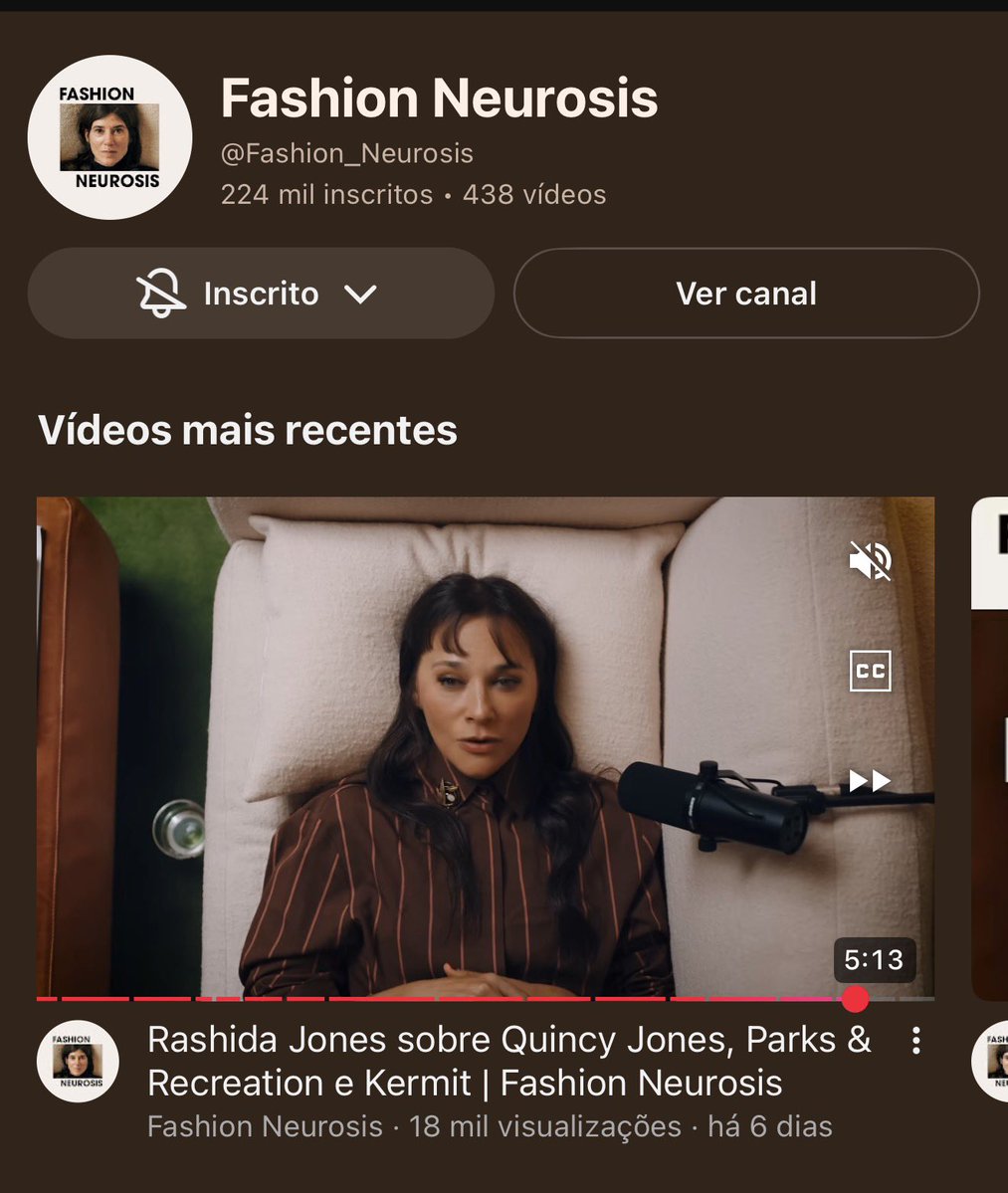 AzulindigoRM's tweet photo. EMERGÊNCIA GLOBAL 🚨🚨🚨🚨🚨

— #RM será o convidado especial do novo episódio do podcast Fashion Neurosis, apresentado pela estilista e diretora criativa britânica Bella Freud.

Conhecido por explorar a relação entre moda, identidade e psicanálise, o programa convida artistas, escritores e grandes nomes da cultura para conversas profundas que vão muito além do estilo, abordando temas como emoções, ansiedade, amor e identidade.

No episódio, RM falará sobre diversos assuntos, incluindo a Síndrome de Stendhal, Rick Owens e liderança, além de compartilhar sua trajetória como músico, compositor, produtor, colecionador de arte e seu projeto de curadoria de uma exposição em parceria com o SFMOMA, prevista para o final de 2026.

O episódio com #RM será lançado em 22 de julho de 2026!