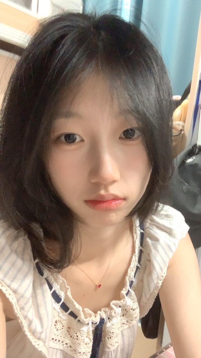 lzznlhamzrwrus's tweet photo. 05女 二十➕女大还有男孩子喜欢吗？ https://t.co/ejcJReh6QH