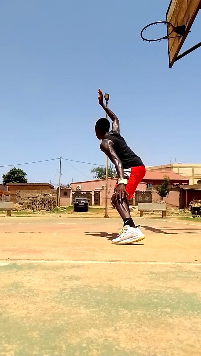 d_clau_24's tweet photo. Two-Way Guard | Claudel Zagré 
Uncommitted &amp; Fully Academic Eligible

Mentally: I have been educated by the speeches of giants like Kobe Bryant, Michael Jordan, David Goggins.....I am not anti-social, I am just focus  and I put more pressure on myself than normal #uncommitted2026 https://t.co/Dzgu87eSkY