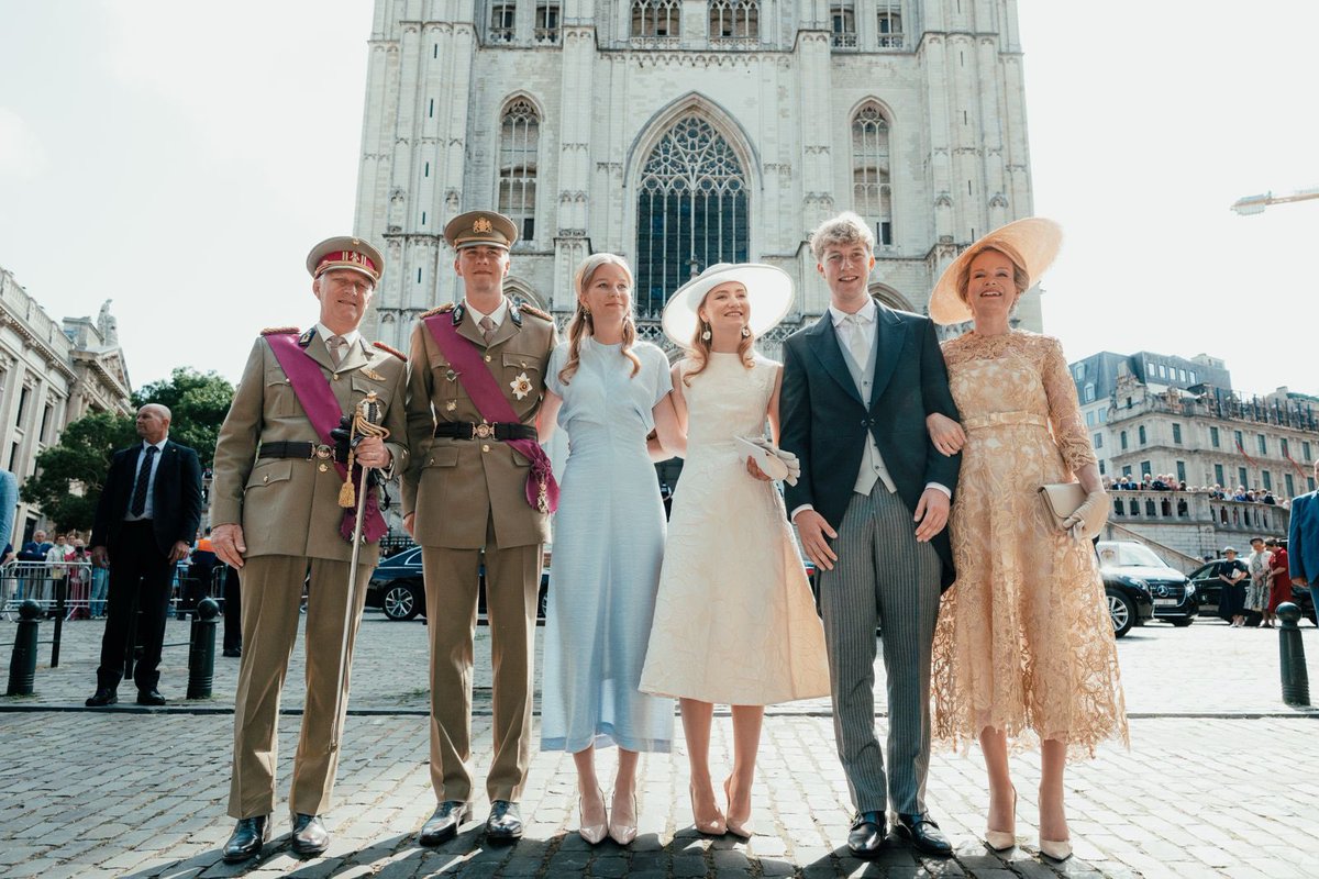 MonarchieBe's tweet photo. La Fête nationale commence ! 🇧🇪🎊 https://t.co/5RcJsWxK6n