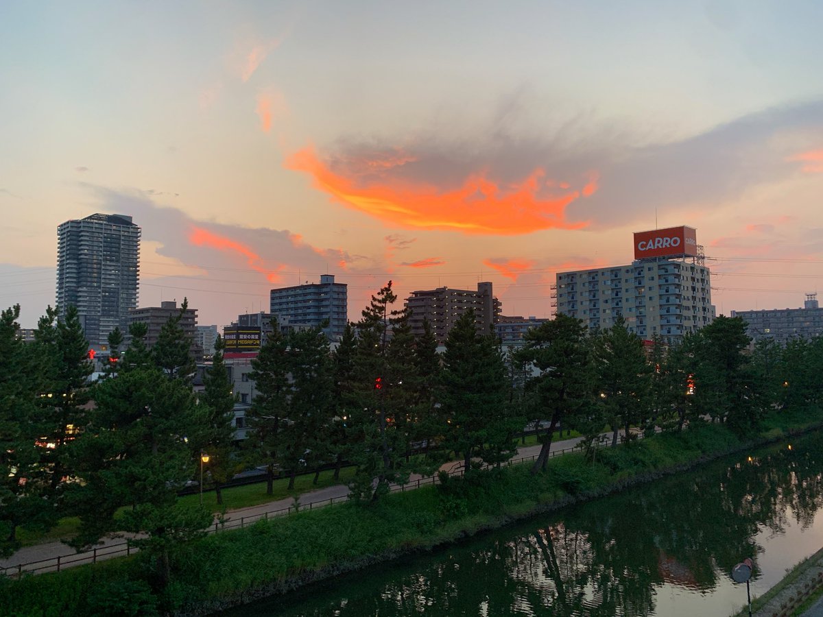 una2525_t's tweet photo. マジックアワー https://t.co/i1owmMqEaw