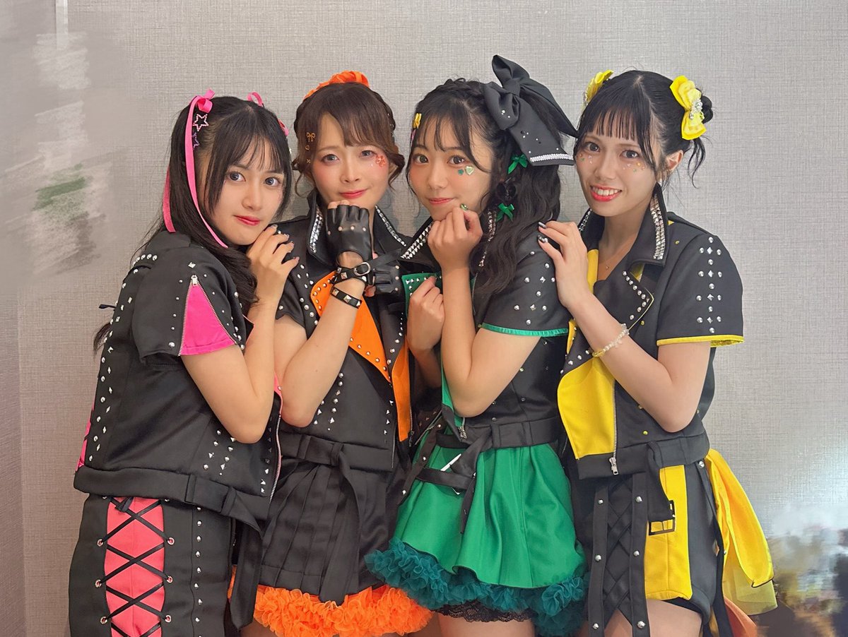 Komari15_d's tweet photo. 新衣装とワンマンの日ネイル💅🏻✨ https://t.co/iOpaVZ1JWJ