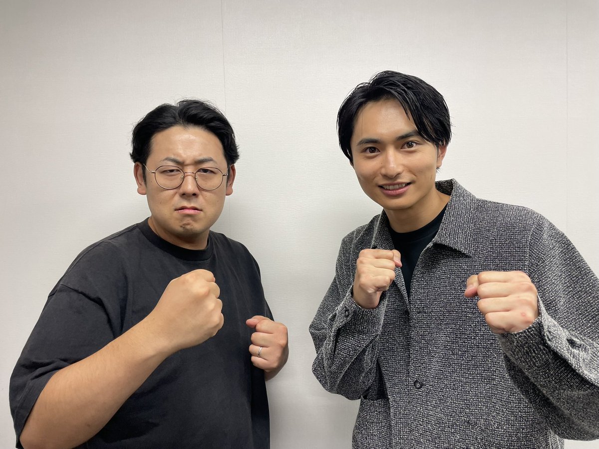 kohshu_hirano's tweet photo. 今回ファンミーティングでMCをしていただいたマンマーレ松口さん！
最高に盛り上げていただいて、自分ものびのびできました！！
ありがとうございます！😆

裏では格闘技の話をずっとしてました笑 https://t.co/bqg58h1wdc