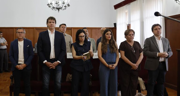 asperomundo's tweet photo. Una plaza mal creada se anula en lo contencioso-administrativo. Cada año, decenas. Sin que nadie pise un banquillo.
En el caso del hermano de Pedro Sánchez, se saltó directo a lo penal. Y la sentencia que resultó es tan contradictoria que cuesta ver ahí otra cosa que la voluntad de condenar por encima de todo.
https://t.co/yqPm4KELcx
@cuervingenuo
@mocliamgez
@Gui_Baskerville
@BareaIlsa2
@ahonram