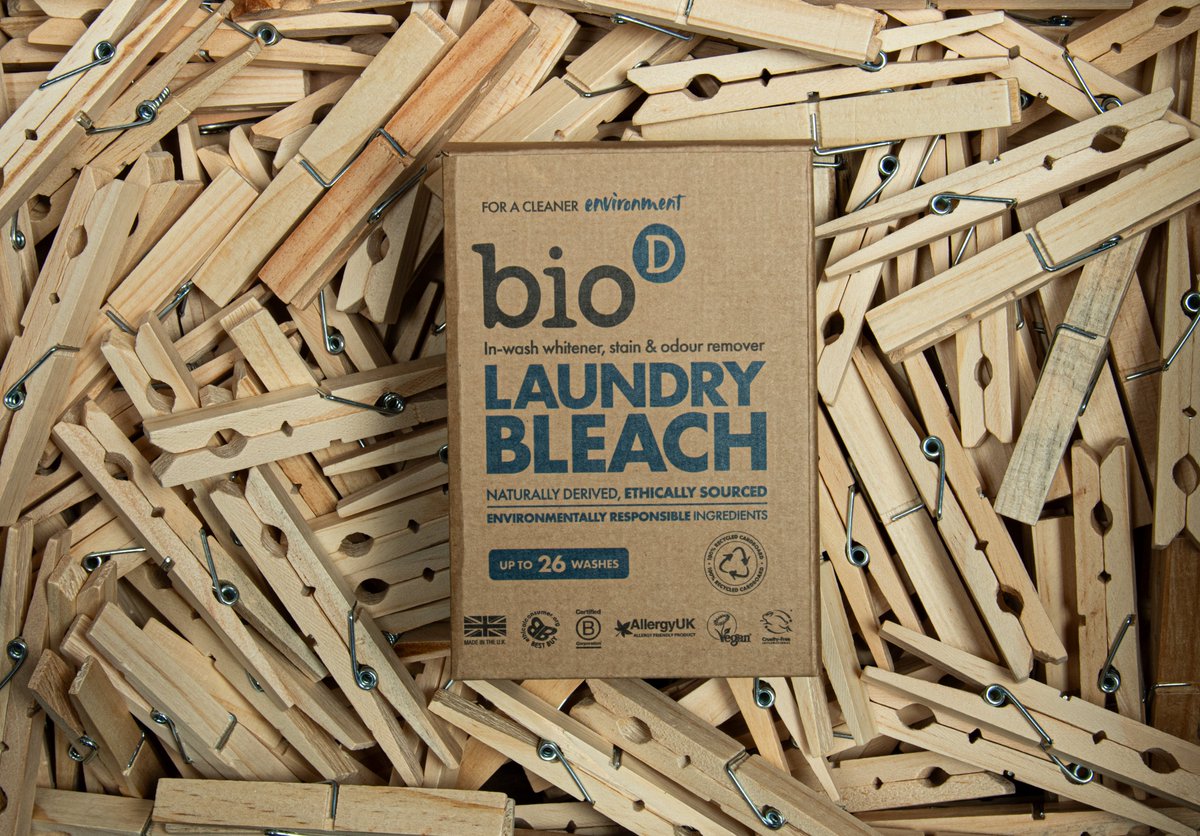 thebiodcompany's tweet photo. Our Allergy UK Approved Laundry Bleach is an oxygen-based, no added fragrance formula that removes stains, tackles odours and helps keep whites bright & colours vibrant.
Perfect with our Laundry Liquid or Washing Powder.
#BioD #AllergyUK #LaundryCare https://t.co/j88p5fl8h2