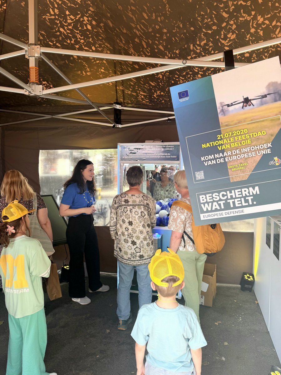 defis_eu's tweet photo. Happy Belgian National Day 🇧🇪 

Celebrating in Brussels, at the ❤️ of the 🇪🇺, with the @EU_Commission. 

Discover #EUDefence and #EUSpace through project mock-ups, VR and a crane machine full of goodies at Place du Grand Sablon or check out the highlights 👇

#ProtectWhatMatters https://t.co/2wOWYyopLv