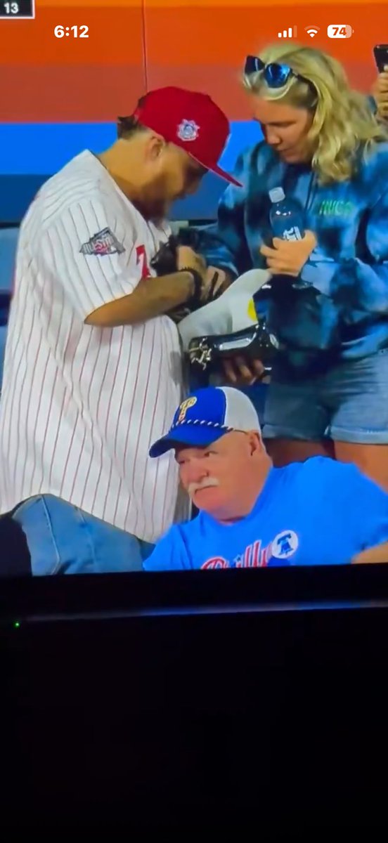 JalenDoof's tweet photo. @Bernarde13p @NBCSPhilly @Phillies @MLB @PhilliesViews Phillies couple of the year, get them on a kiss came bet they have summer teeth… https://t.co/xHO2KwSbLl