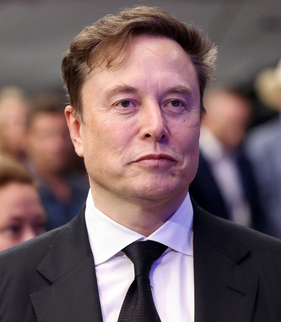 Aadhavsuriya's tweet photo. Hey @grok add this hairstyle to Elon musk perfectly !! https://t.co/YUjhA7jxwC
