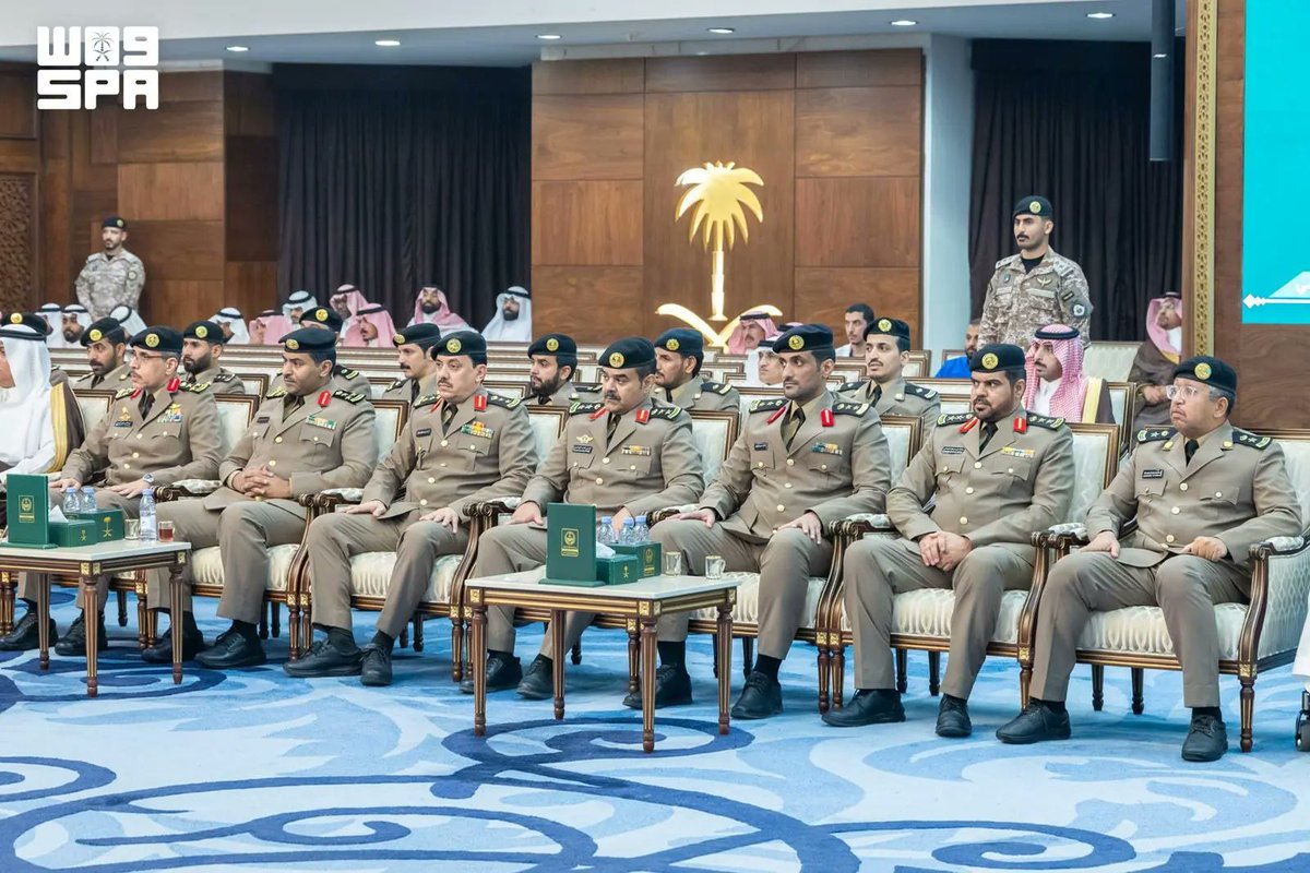 SPAregions's tweet photo. أمير المنطقة الشرقية يستقبل منسوبي القوات الخاصة لأمن الطرق ويطّلع على مشاريعها وخططها المستقبلية.
https://t.co/9JI0v2rgE4
#واس https://t.co/DO5IZSlT99