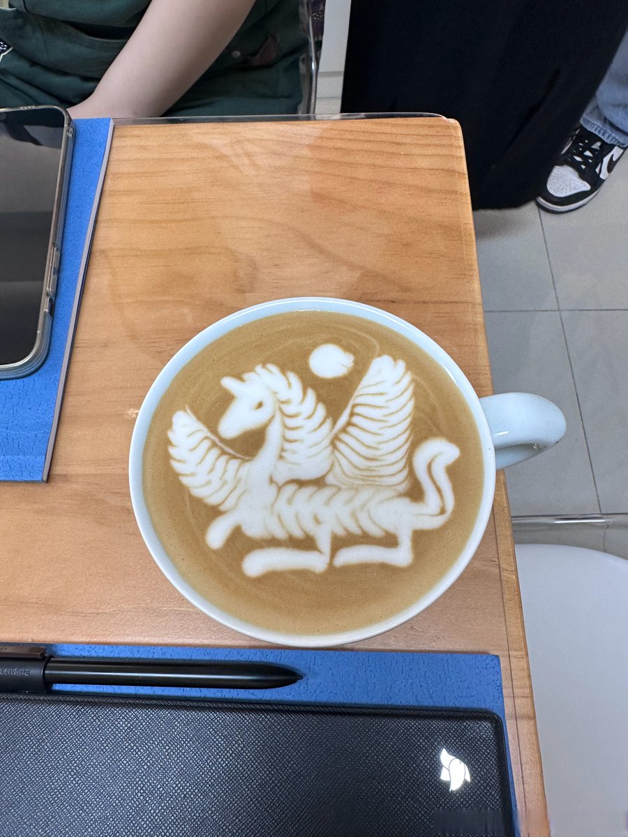 Bunnyeatscake1's tweet photo. My barista bf added extra shot of espresso to my morning latte just ‘cause he knew I had a 8am lecture. Small wins = big happiness today ， https://t.co/T75IH2aJCq