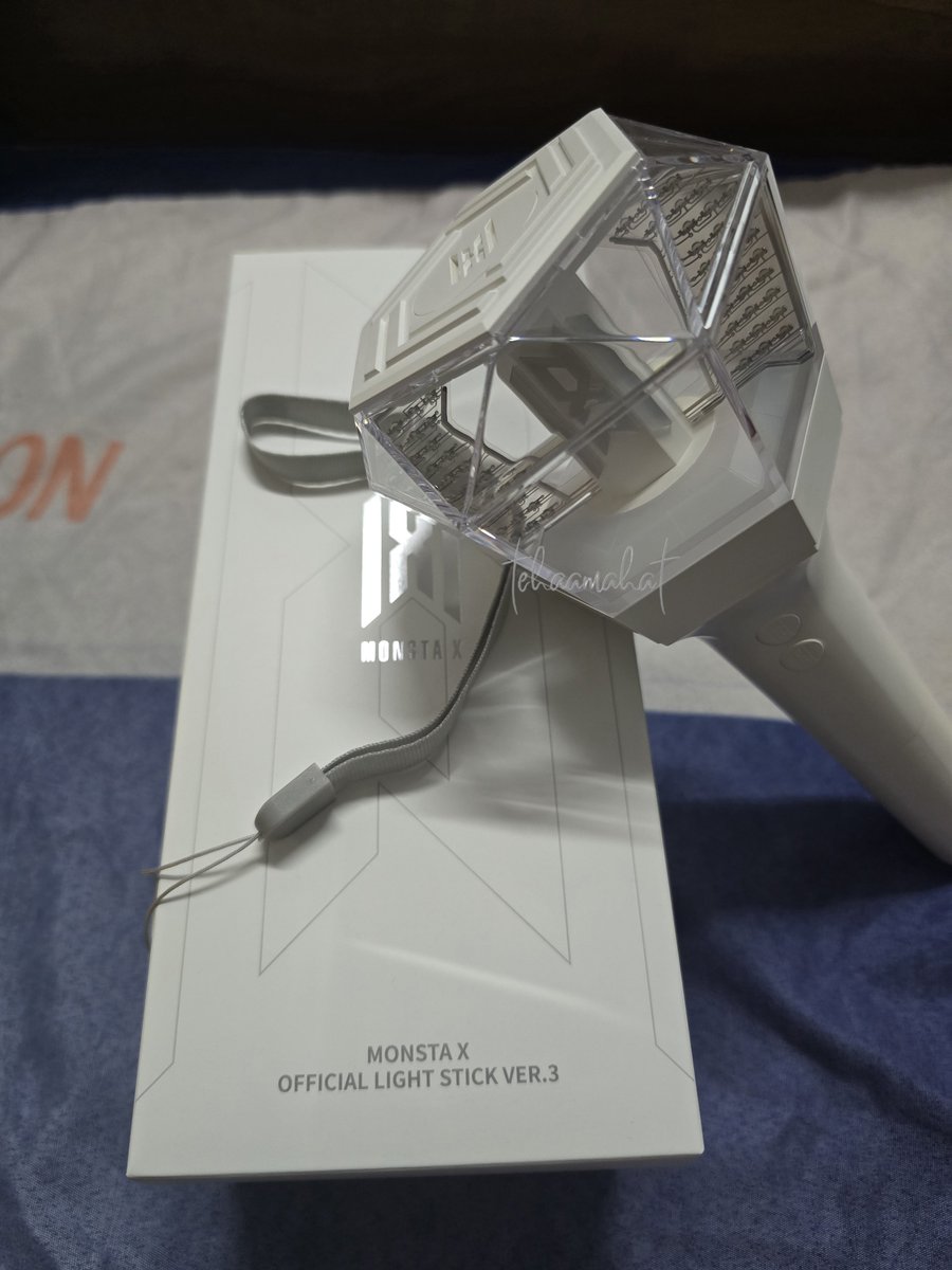 bluewhalenation's tweet photo. [WTS/HELP RT] 🇲🇾 only 

need to let go this lightstick 

rts: urgent need money 🥺
mx ver 2 - rm150 
mx ver 3 - rm170 
shinee - rm170 
  
all in good condition. mx guna 2 kali sahaja for both ls shinee sekali je.

postage rm8 wm / rm14 em

#pasarmonstax #pasarmx #pasarshinee https://t.co/9GmlB6S3aW