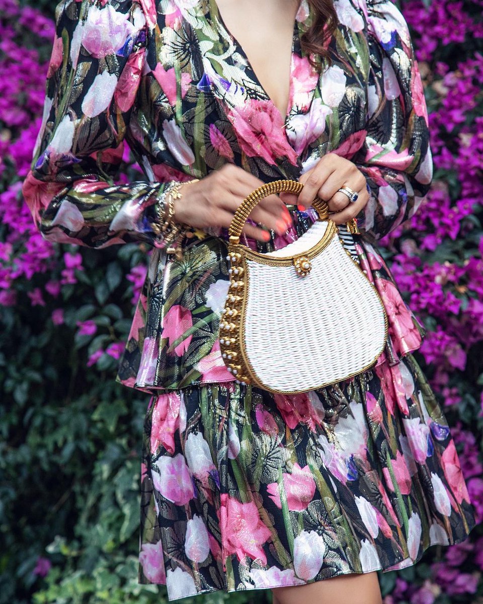MaeCassidy_'s tweet photo. Bougainvillea in bloom 💕🌺 Maya Williams styles the prettiest floral holiday look with our @MaeCassidy_  powder pink, ‘Nimmi Picnic Purse’  in Spain 💫 #MaeCassidy #NimmiPicnicPurse

https://t.co/1y1sEh1Wdn https://t.co/TI2dKJwYid