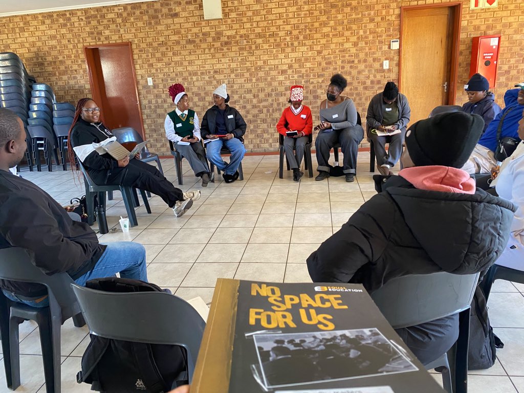 equal_education's tweet photo. [2 Day workshop on Capacity Norms ]🖤💛✊🏽 Last week In Daveyton in Gauteng , Equalisers and Facilitators came together for a two day Capacity Norms Task Team Workshop facilitated by the EE Research Department.

We unpacked the draft School Capacity Law, discussed classroom sizes, overcrowding, and how school capacity is calculated.

The goal is to strengthen our submissions and build a task team ready to lead the fight for safe, dignified learning spaces for all learners.

#CapacityNorms #NoLearnerLeftBehind