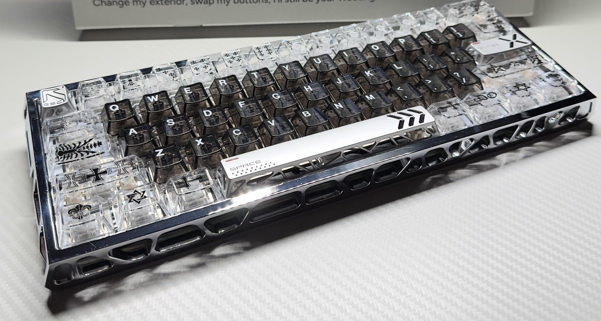 NvsionGear's tweet photo. Chrome &amp; Metal🩶⚒️

📷：YZZ https://t.co/c3tL7R3vCb
