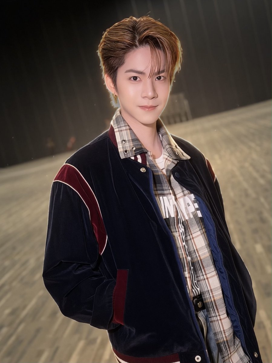 DomundiTV's tweet photo. “เจเจ” @jj_rcp พร้อมแล้วสำหรับงาน TACE DEBUT STAGE - TEAR THE MASK ✨

#MaskOn_TACE
#TACE_DebutStage
#jj_rcp https://t.co/4oOHYM9S2q