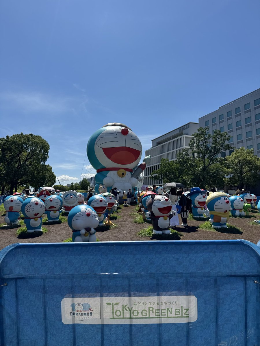 CreativeEgg3's tweet photo. この夏は、サントリー生ビール夏ドリームビアガーデン有明のステージのお手伝いをしております☀️
アイドル&amp;ファンの皆さまの一体感はものすごいエネルギーです🔥 https://t.co/7rtnEzIUWm