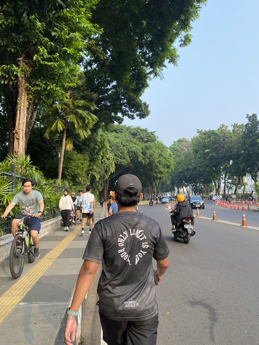 saemanem's tweet photo. alhamdulillah dpt endorse, ga sia" gw jadi videografer luuuuuu dulll. kwkwkwkwkw https://t.co/rAuKpuQjUi